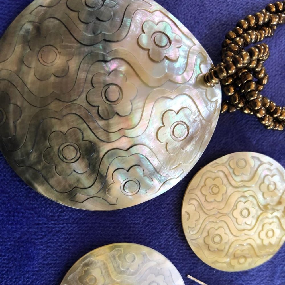 Pretty Pretty! Carvel Shell & Seed Beads